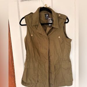 NWT! Military green vest